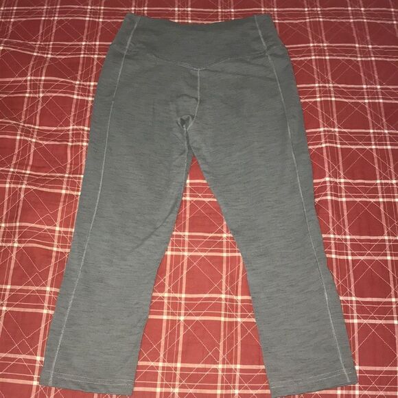 Nike Dri fit grey cropped capris tights workout exercise athletic running pants - Picture 7 of 9